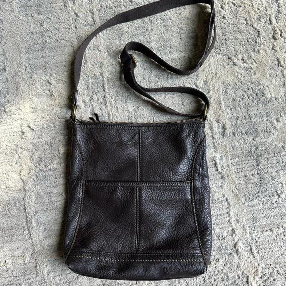 The Sak Iris Crossbody Bag Brown Adjustable Pebbled Leather Casual Minimalist - Picture 2 of 11